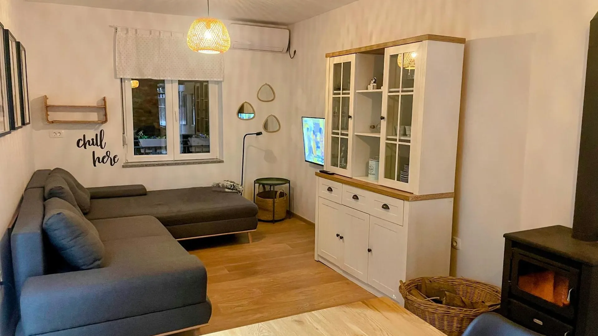 Apartment Lola - Entire House Starigrad Paklenica