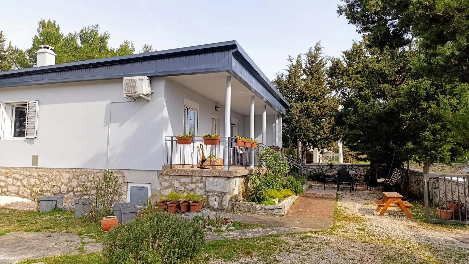 Apartment Lola - Entire House Starigrad Paklenica 0*,  Croatia