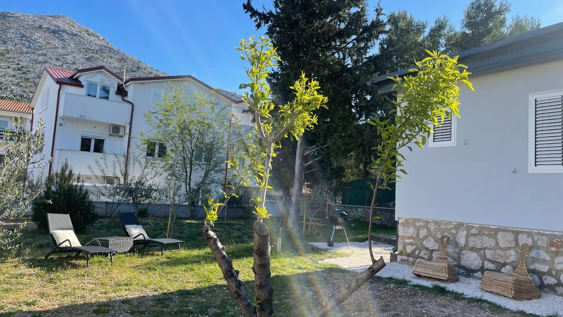 Apartment Lola - Entire House Starigrad Paklenica