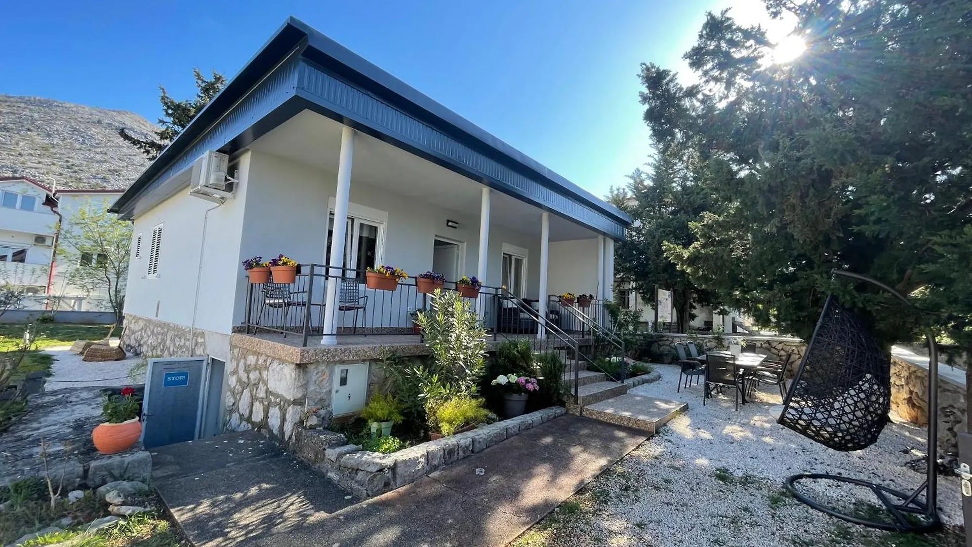 Apartment Lola - Entire House Starigrad Paklenica