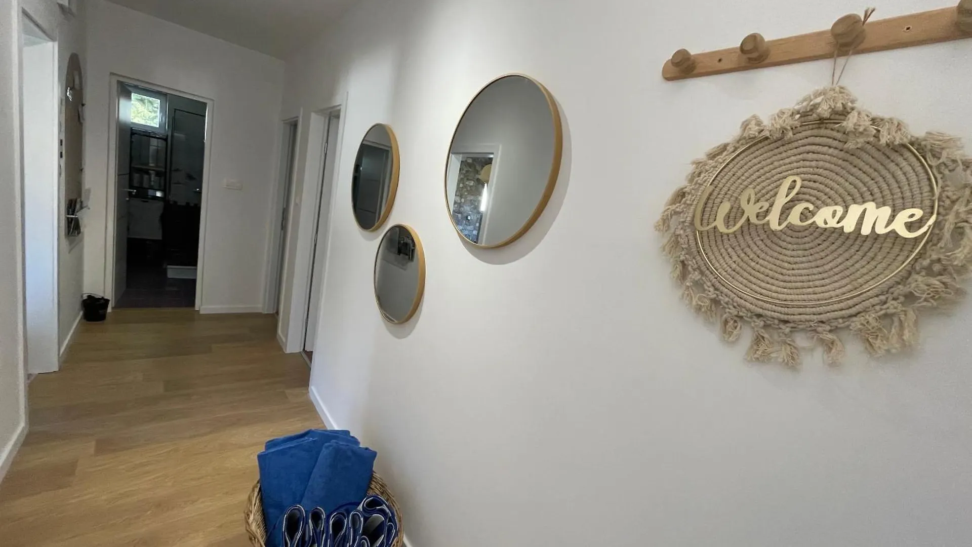 Apartment Lola - Entire House Starigrad Paklenica