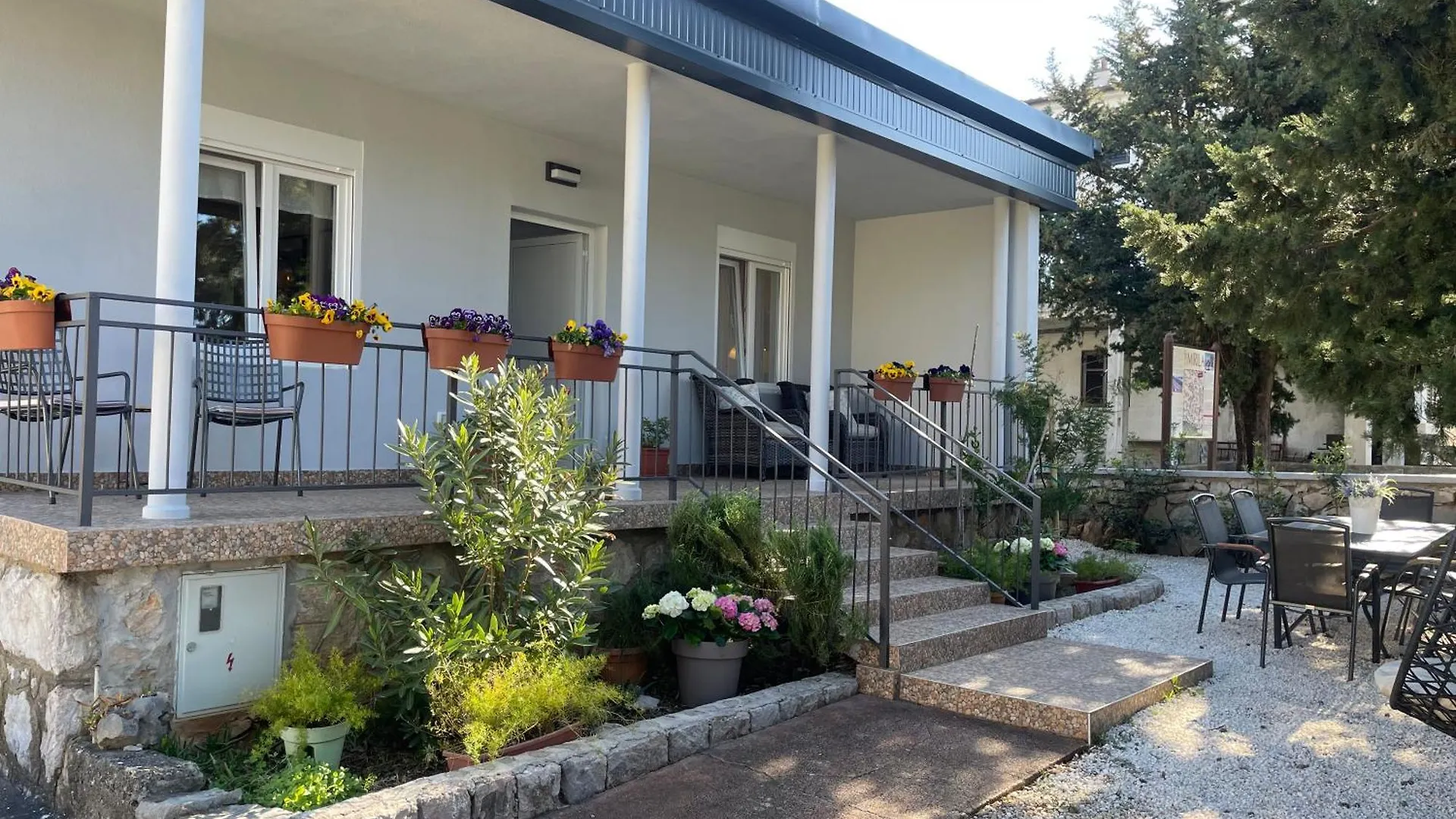 Apartment Lola - Entire House Starigrad Paklenica
