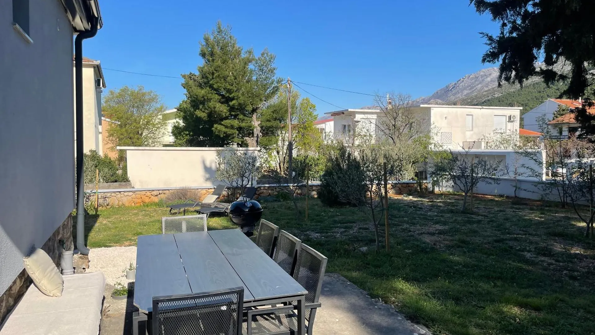 Apartment Lola - Entire House Starigrad Paklenica