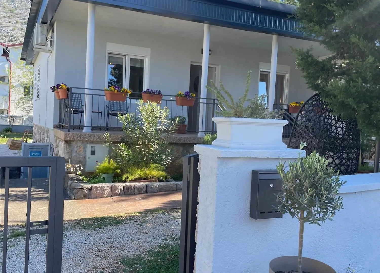 Apartment Lola - Entire House Starigrad Paklenica