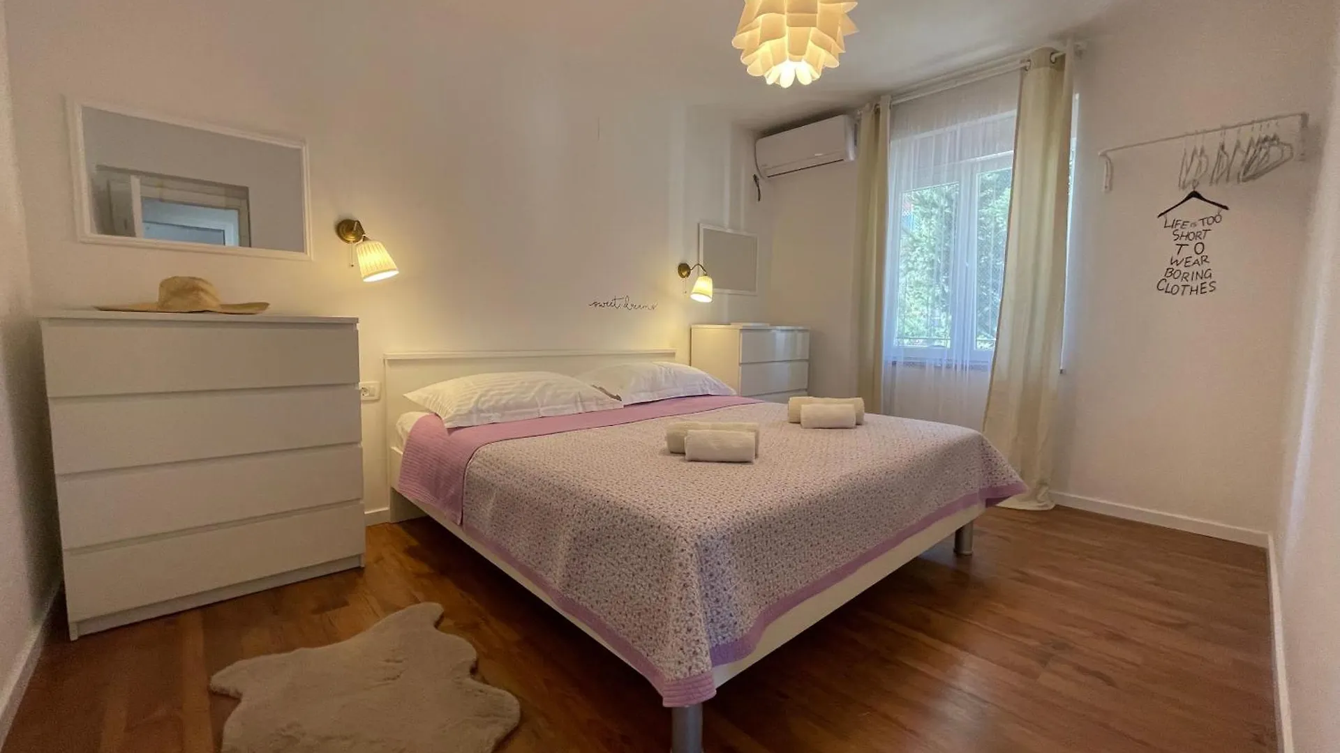 Apartment Lola - Entire House Starigrad Paklenica