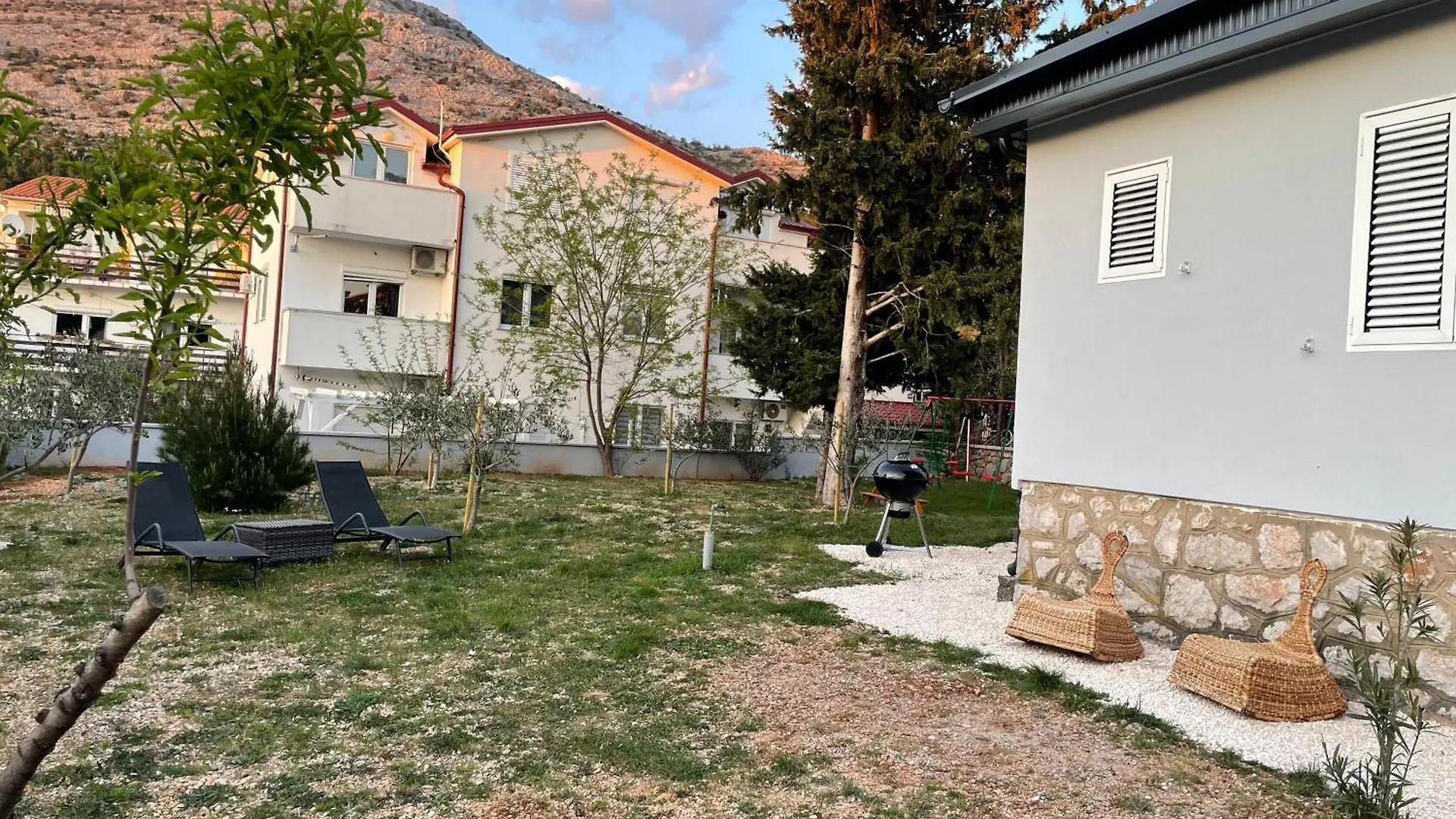 Apartment Lola - Entire House Starigrad Paklenica Kroatien